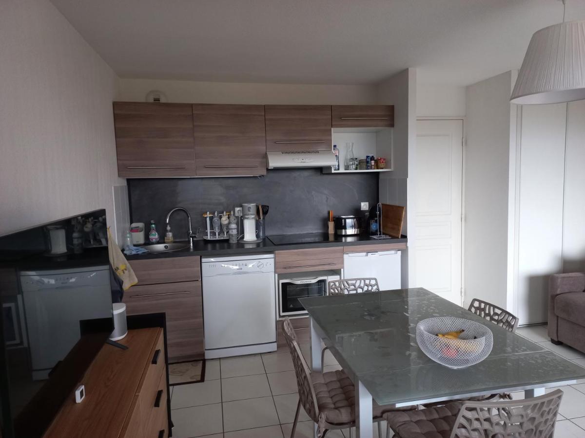 Appartement Offrant Une Magnifique Vue Des Montagnes 생-레제르-레-멜레즈 외부 사진